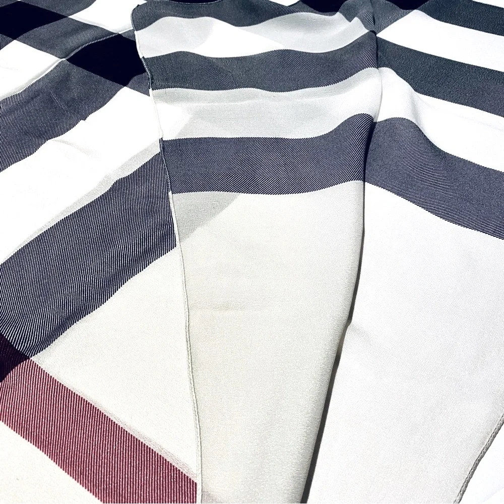 Burberry Brit Silk Check Stole / Scarf Rectangular. - Picture 8 of 11